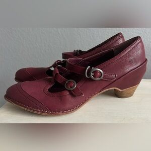Neosens Heeled Wing tip leather shoes, wine red, women’s size 38.
